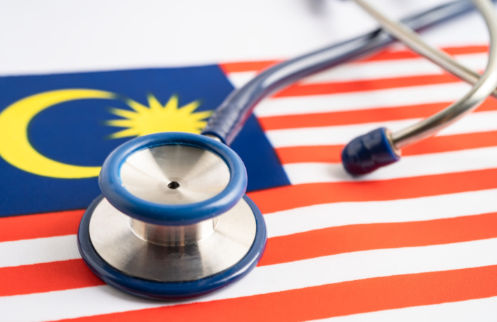 マレーシアの国旗と医療器具